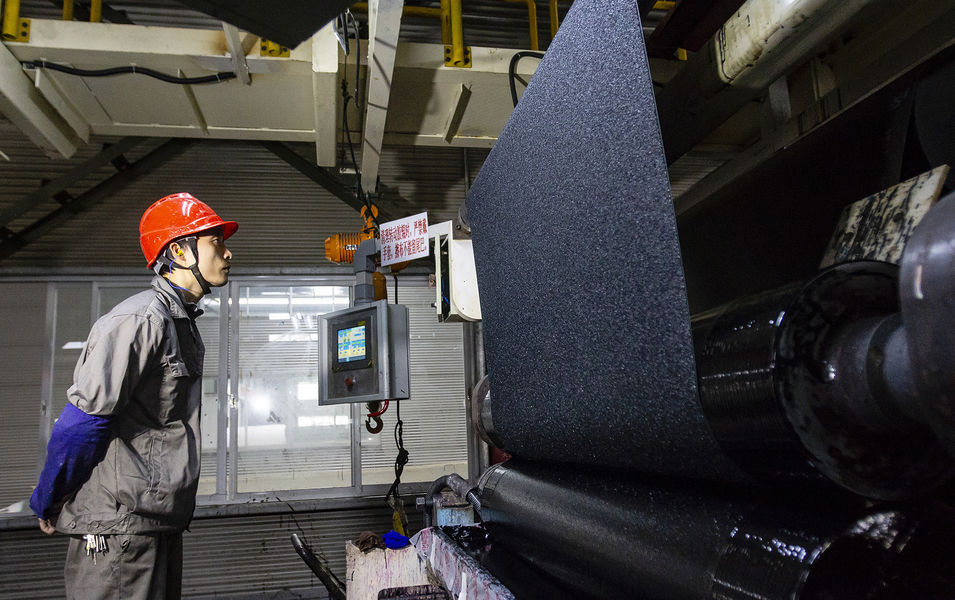 WEEM Abrasives üreticinin üretim hattı